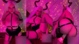 Bokep Succubus Playing Pussy In Front Of You Video by xNxx